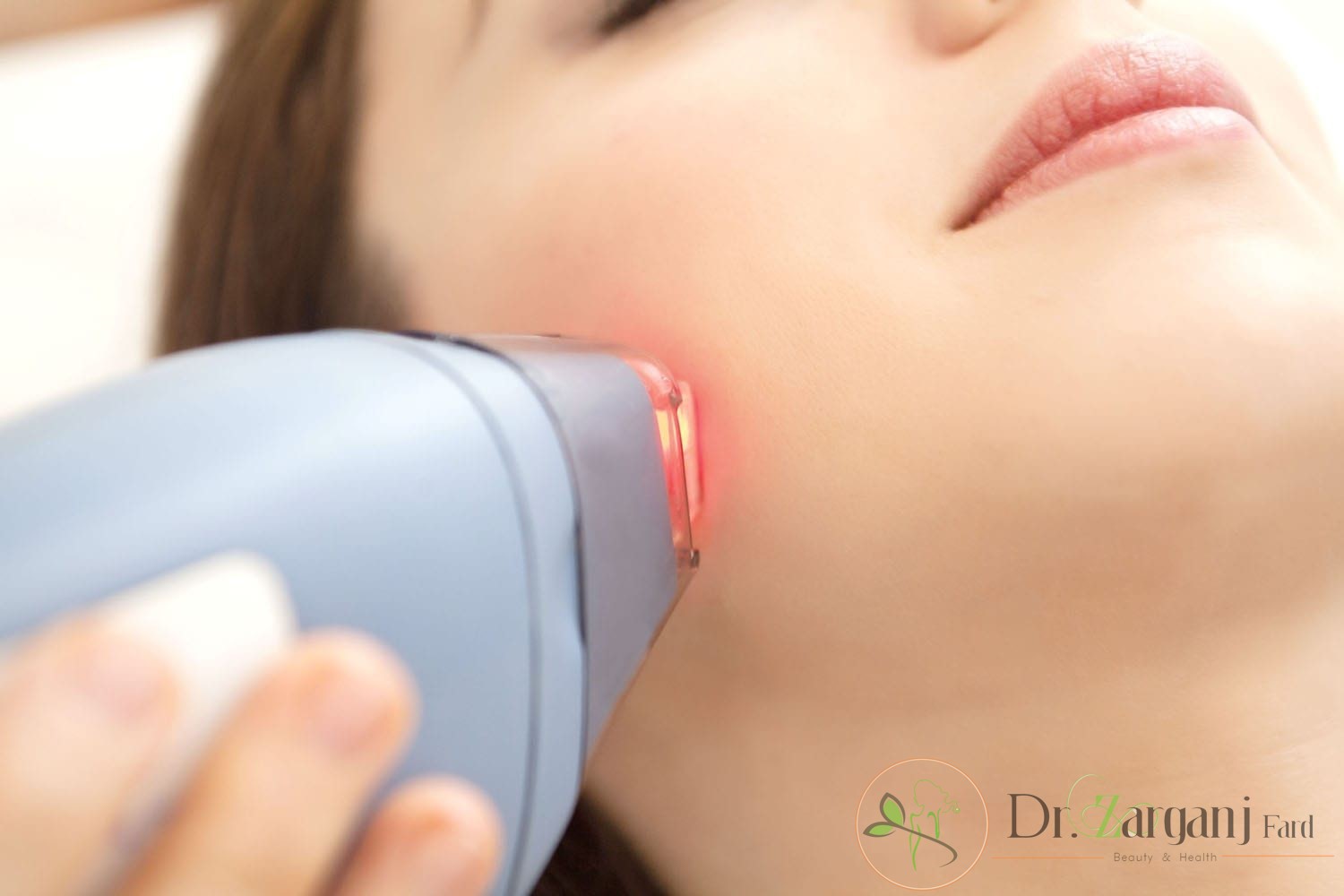 آیا مرکز لیزر، لیزر خال نیز انجام می دهد؟