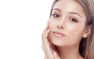 دکتر خانم برای تزریق چربی